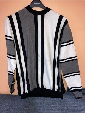 Men’s sweatshirt